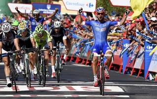 Bouhanni wins Vuelta 2nd stage, Valverde in red